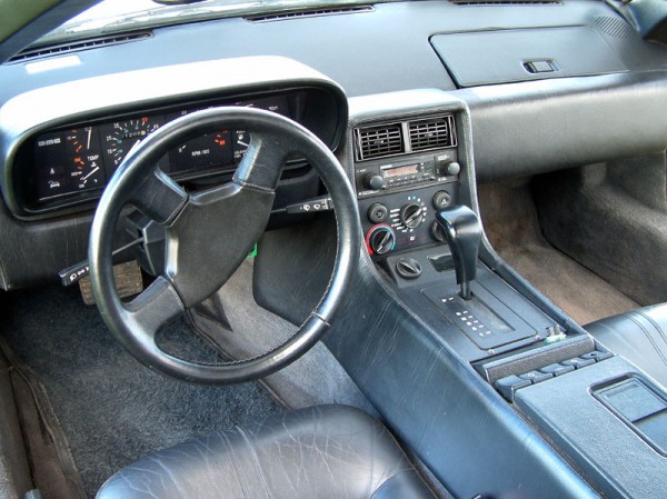 Delorean DMC 12 interieur
