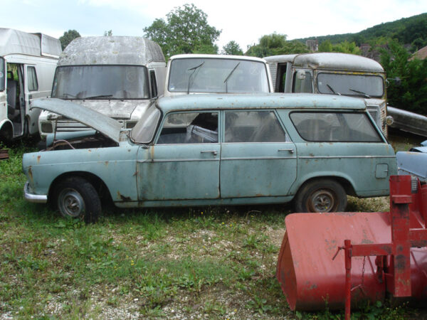 Autosloperij in de Dordogne Autosloperij in de Dordogne