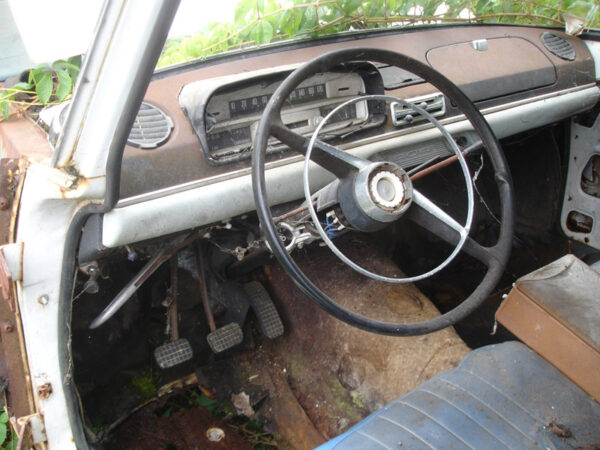 Autosloperij in de Dordogne Autosloperij in de Dordogne
