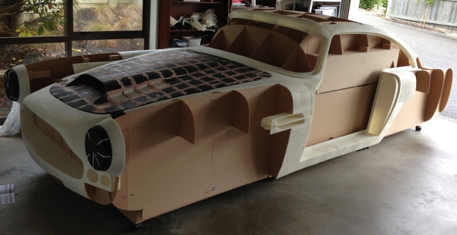 Even een Aston Martin DB4 printen… Even een Aston Martin DB4 printen…